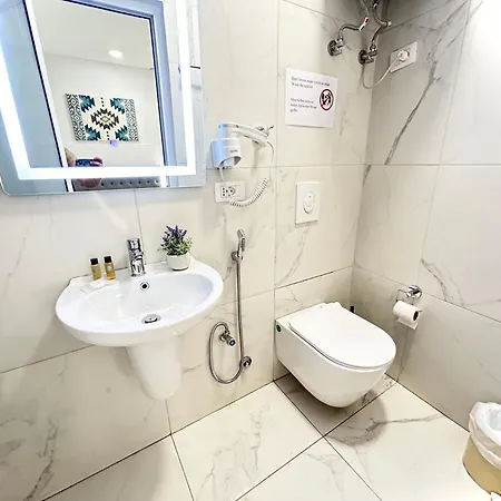 Square فندق تيرانا