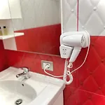 Square Hotel