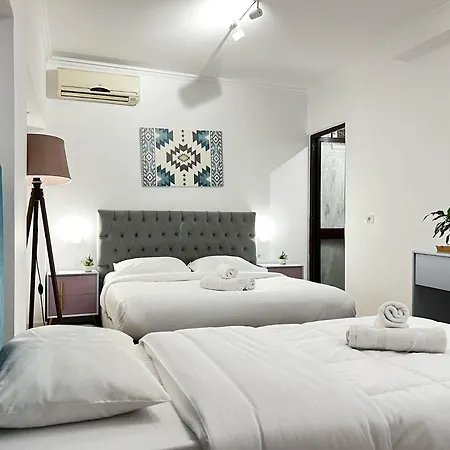 Square Hotel