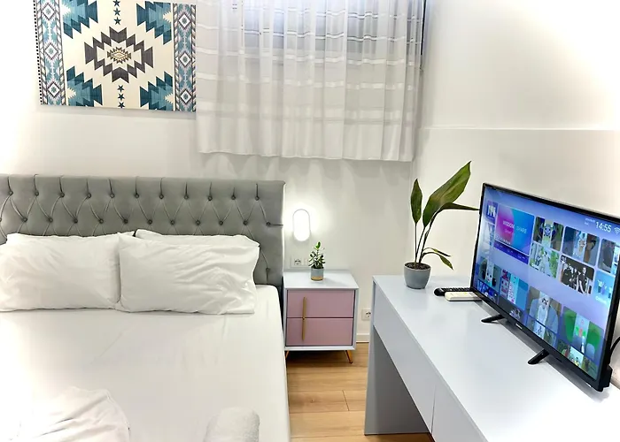 Hotell Square 3*