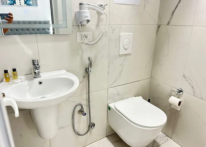 Hotell Square 3*